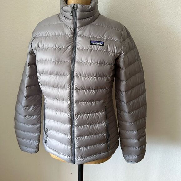 Patagonia XS Down Sweater Jacket in Herring grey (slightly silvery) EUC like new - Picture 1 of 8